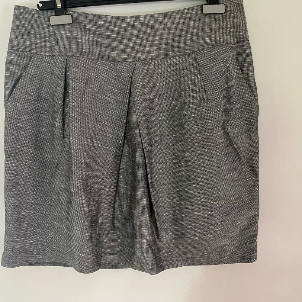 TEENFLO BEAUTIFUL GREY SKIRT SIZE 14